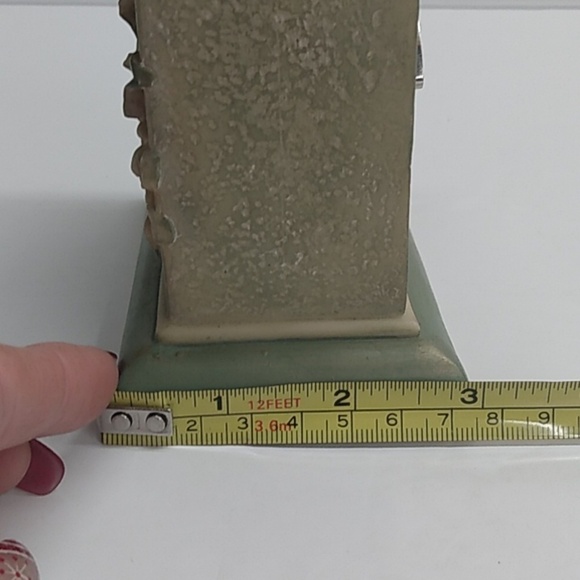 Sankyo clock size 7"t 4 1/2"w 3d light green - Picture 8 of 8